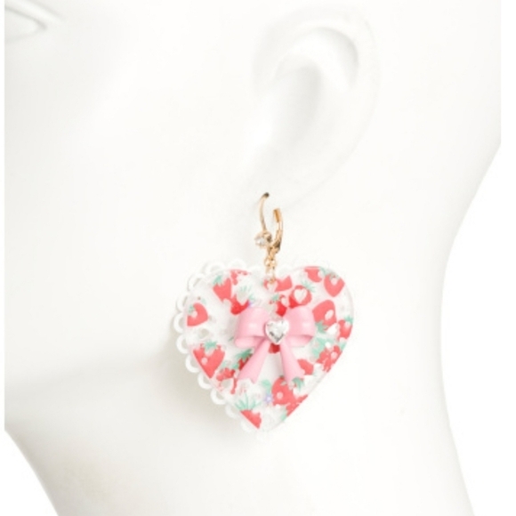 🔹️Betsey johnson🔹️ Lace Heart Strawberry 🍓 Earrings - Picture 3 of 4